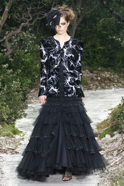 Look 50